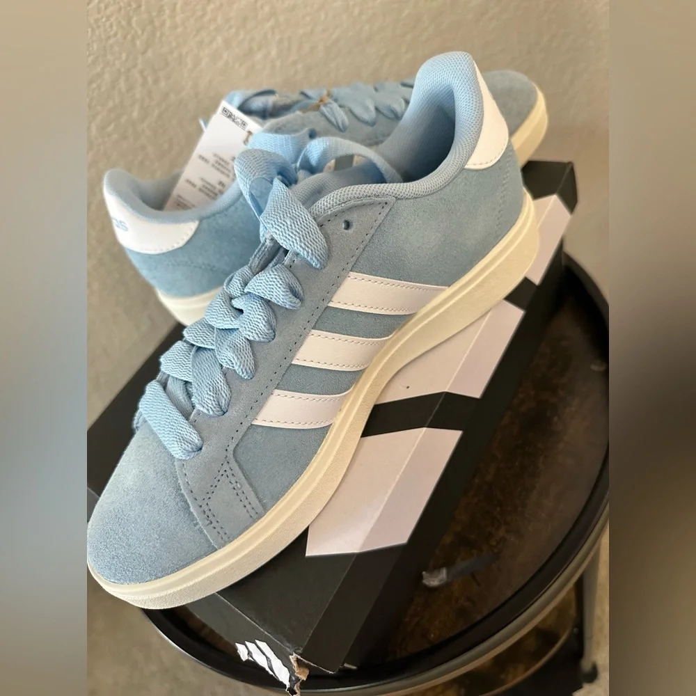 NIB Adidas Grand Court Base
